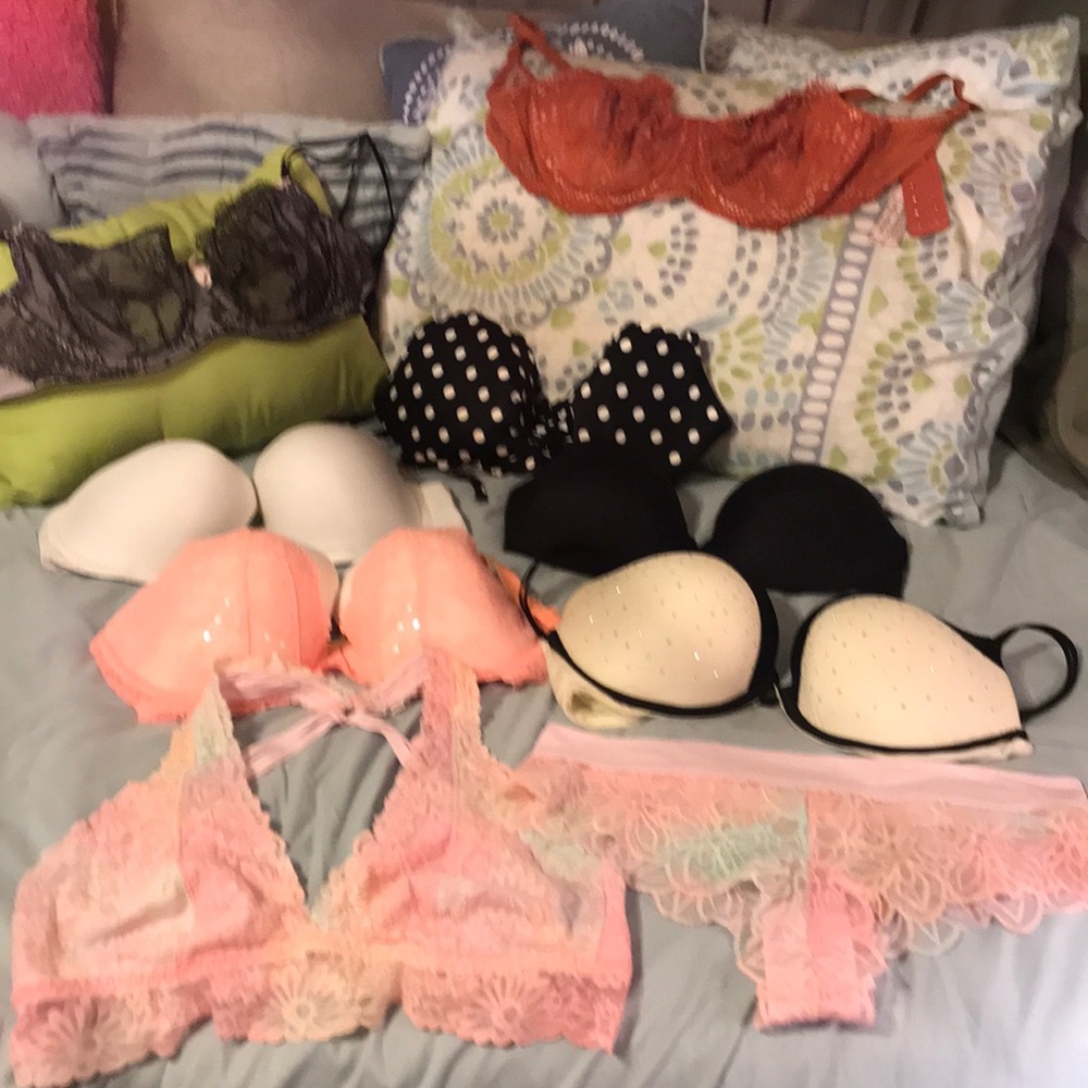 Victoria Secret Bra lot 34DD